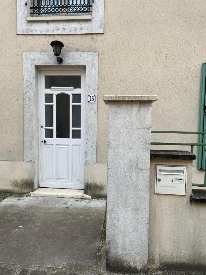 Ferienwohnung T3-Balcon Plein Sud-Acces Direct Au Bord Du Loing Moret-sur-Loing Exterior foto
